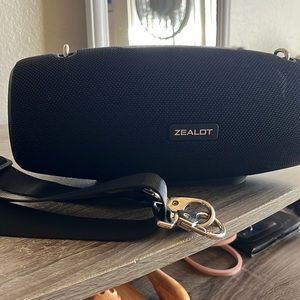 Zealot Bluetooth speaker